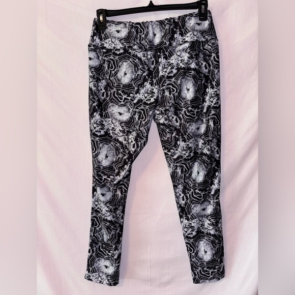 Jockey Black and White Botanical Print Leggings - Picture 5 of 11